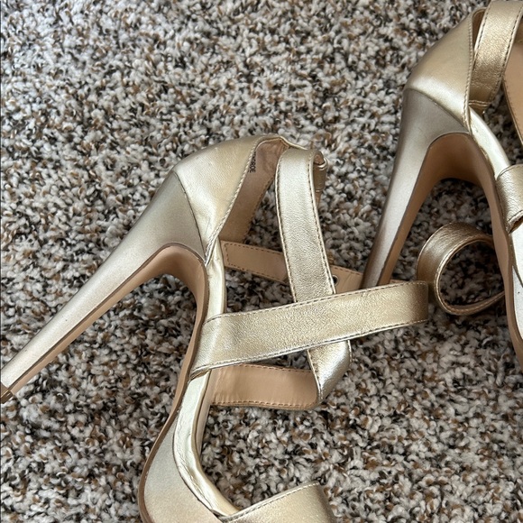 Nine West Metallic Gold Heels - Picture 11 of 17